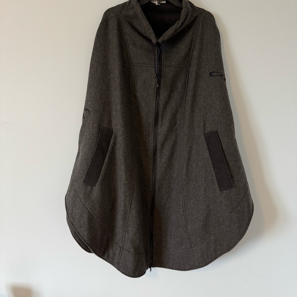 Paris Wool Blend Poncho Cape Coat Large by Suzanne Goudezeune - Picture 2 of 15